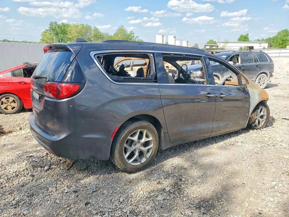 2017 CHRYSLER PACIFICA TOURING L  