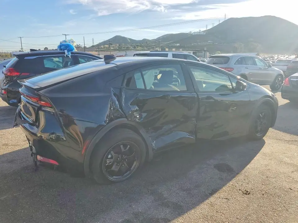 2025 TOYOTA PRIUS LE  