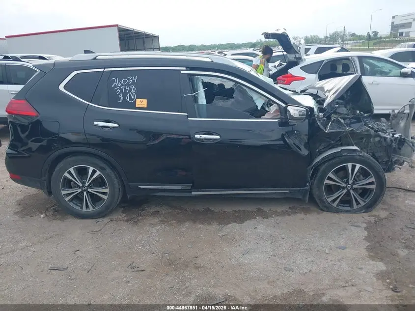 2017 NISSAN ROGUE SL