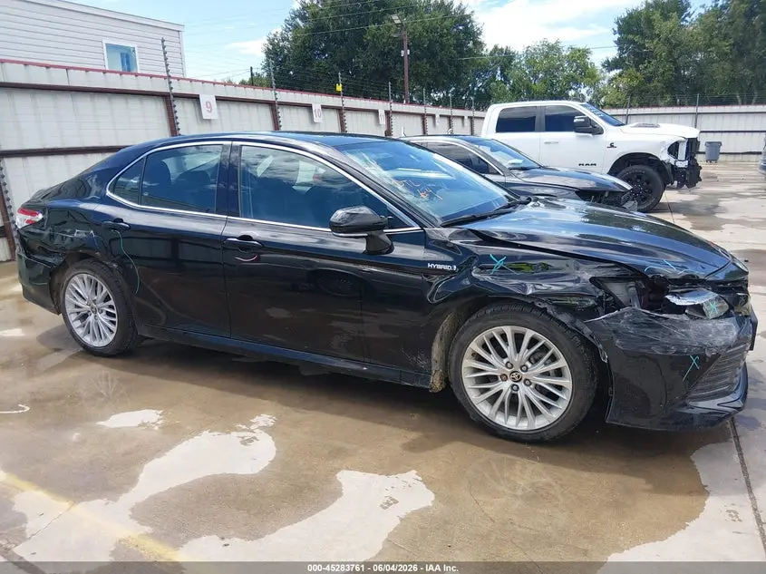 2020 TOYOTA CAMRY XLE HYBRID