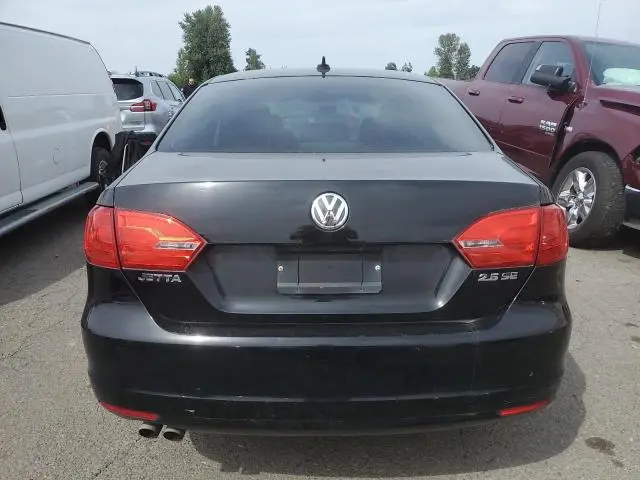 2011 VOLKSWAGEN JETTA SE  
