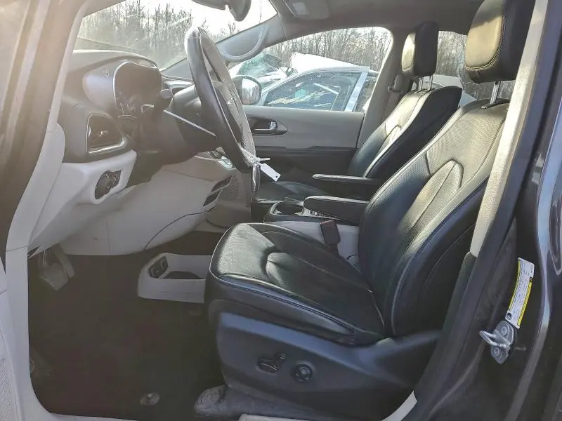 2019 CHRYSLER PACIFICA LIMITED  