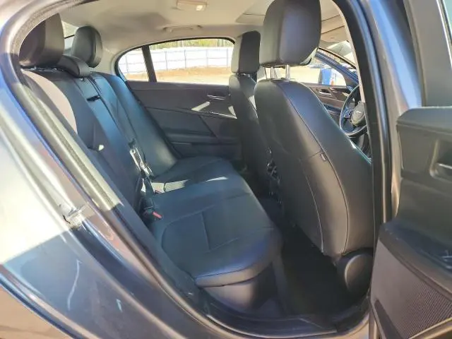 2019 JAGUAR XE PREMIUM  