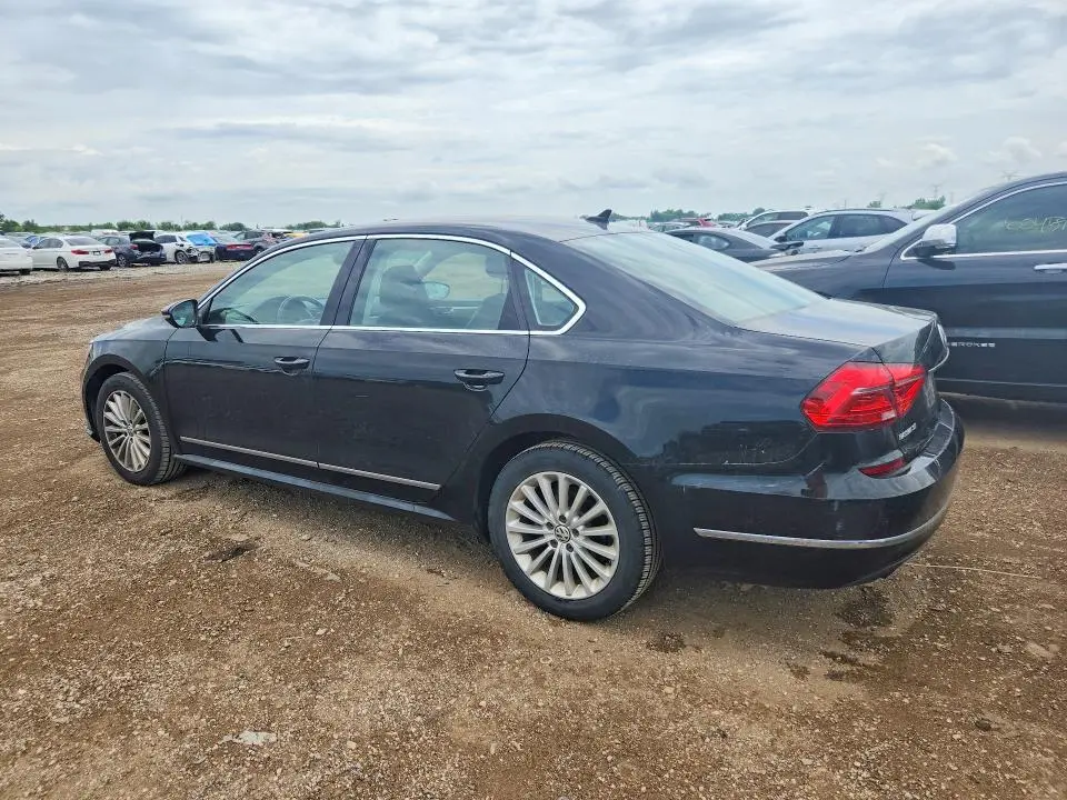 2016 VOLKSWAGEN PASSAT SE  
