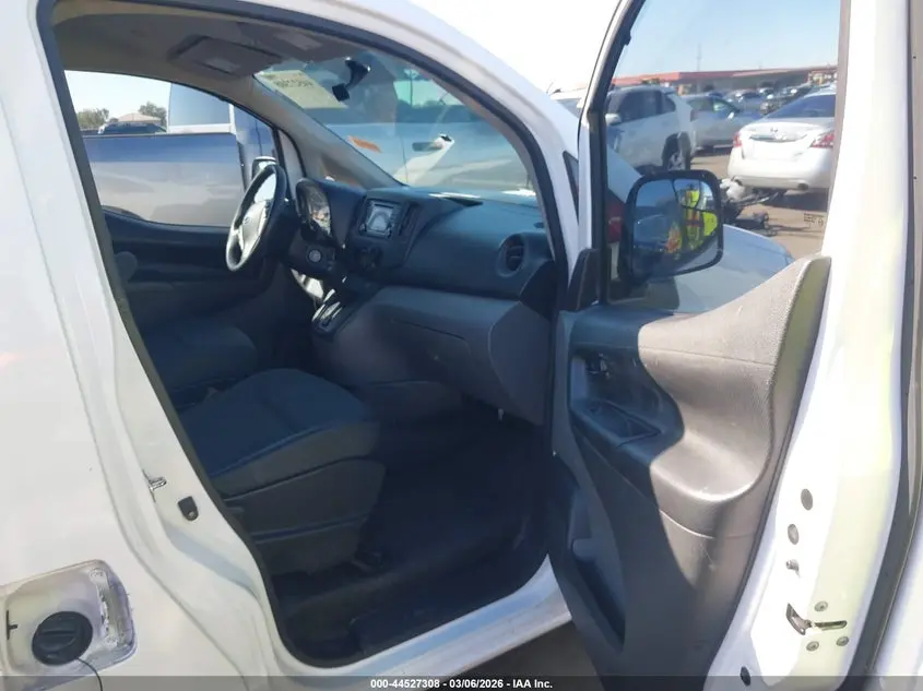 2019 NISSAN NV200 S