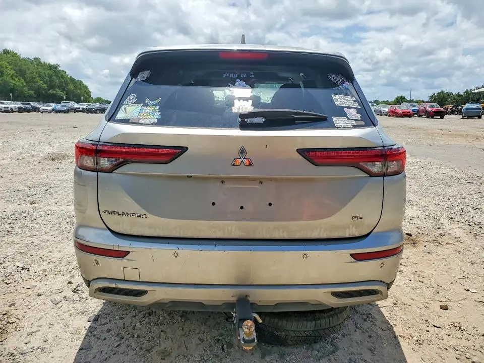 2024 MITSUBISHI OUTLANDER SE  