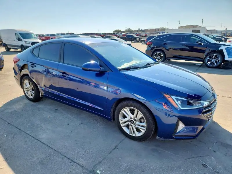 2020 HYUNDAI ELANTRA SEL  