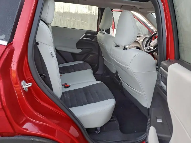 2025 MITSUBISHI OUTLANDER SE  