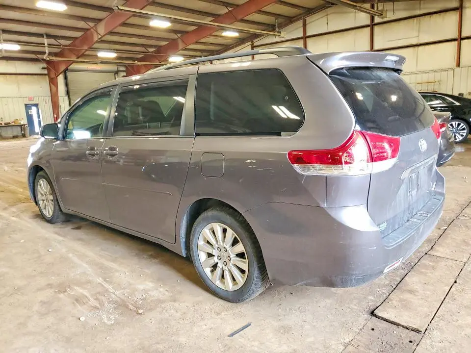2011 TOYOTA SIENNA XLE 7-PASSENGER  