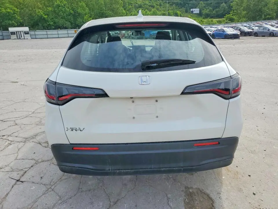 2023 HONDA HR-V LX  