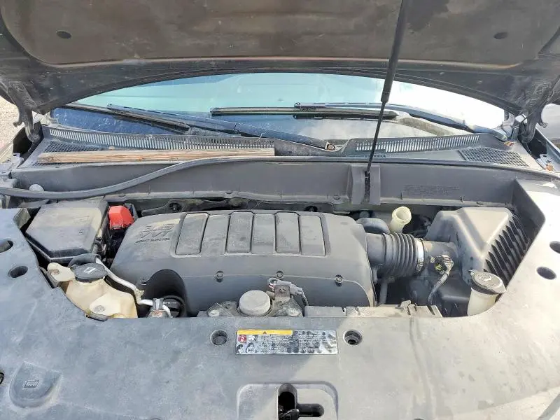 2013 CHEVROLET TRAVERSE LS  