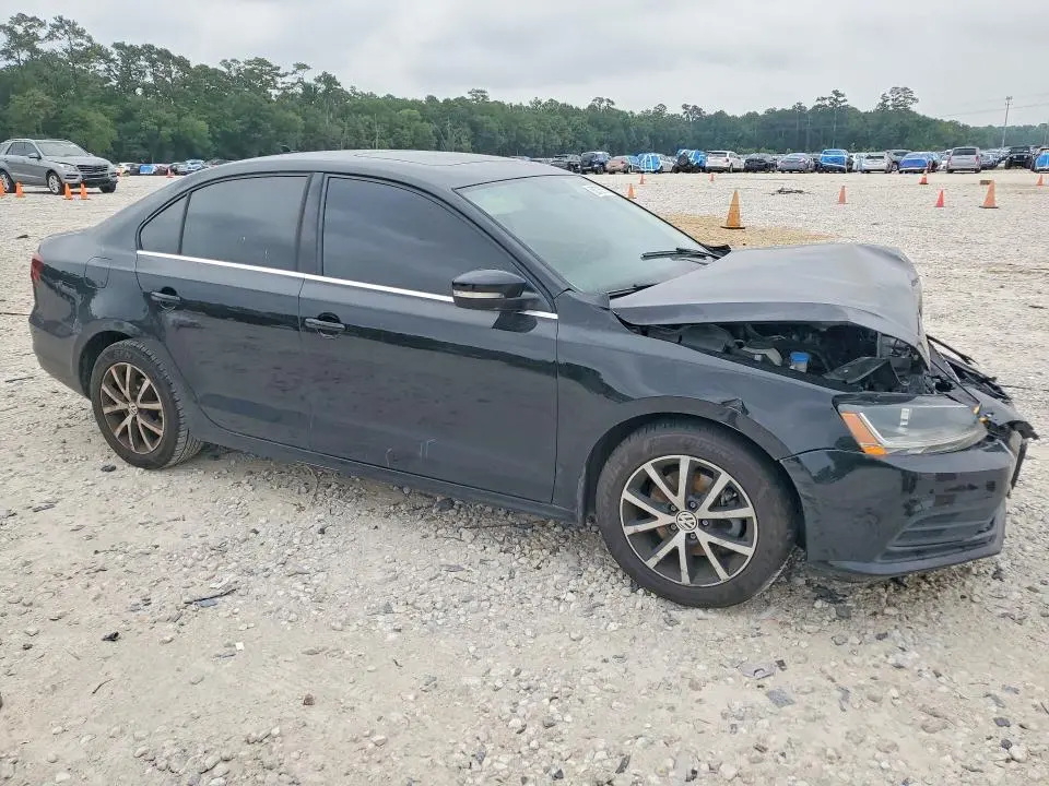 2018 VOLKSWAGEN JETTA SE  
