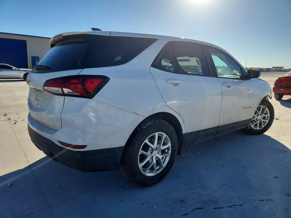 2022 CHEVROLET EQUINOX LS  