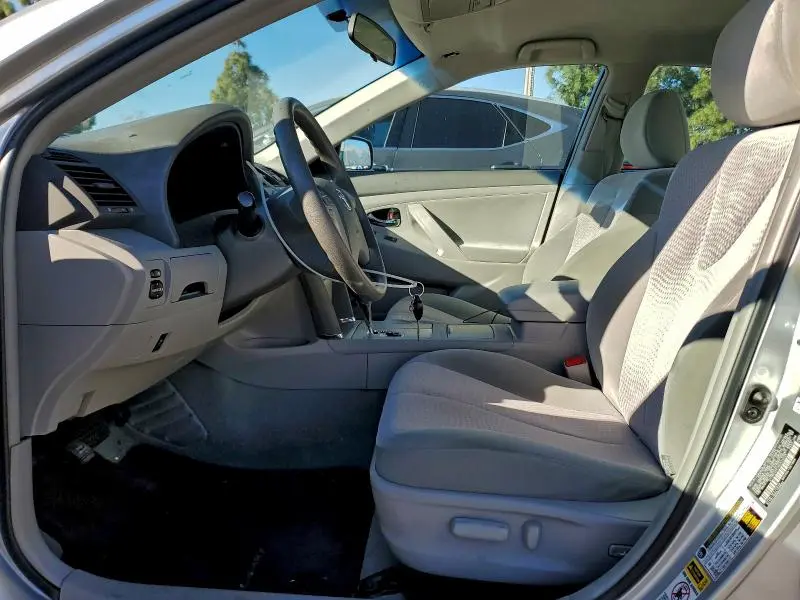 2011 TOYOTA CAMRY SE  