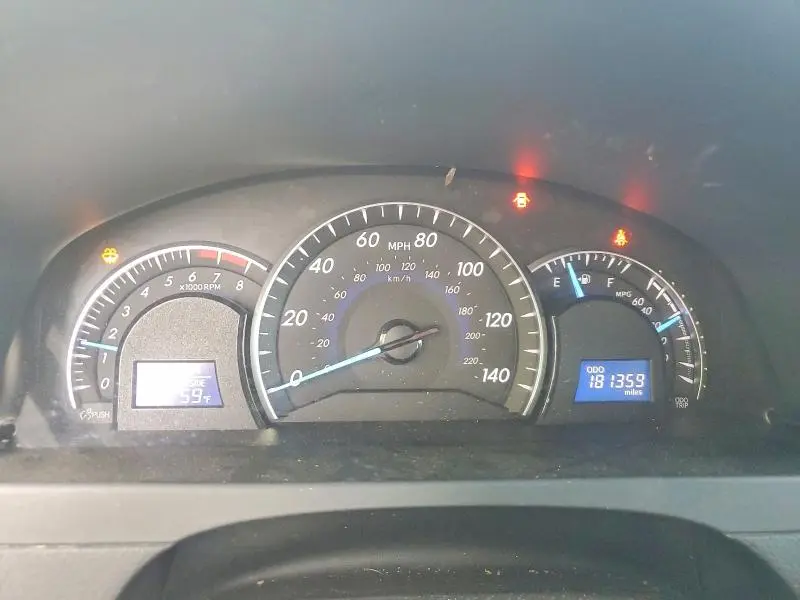 2014 TOYOTA CAMRY XLE  