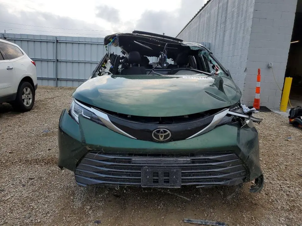 2026 TOYOTA SIENNA LIMITED 7-PASSENGER  