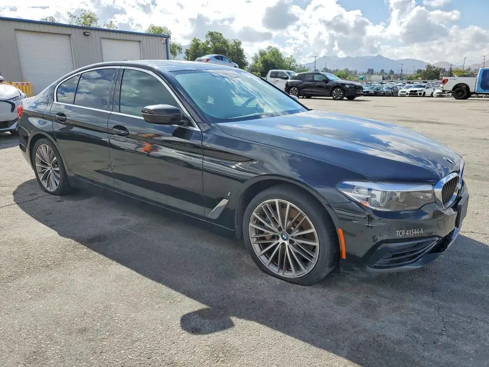 2019 BMW 530E   