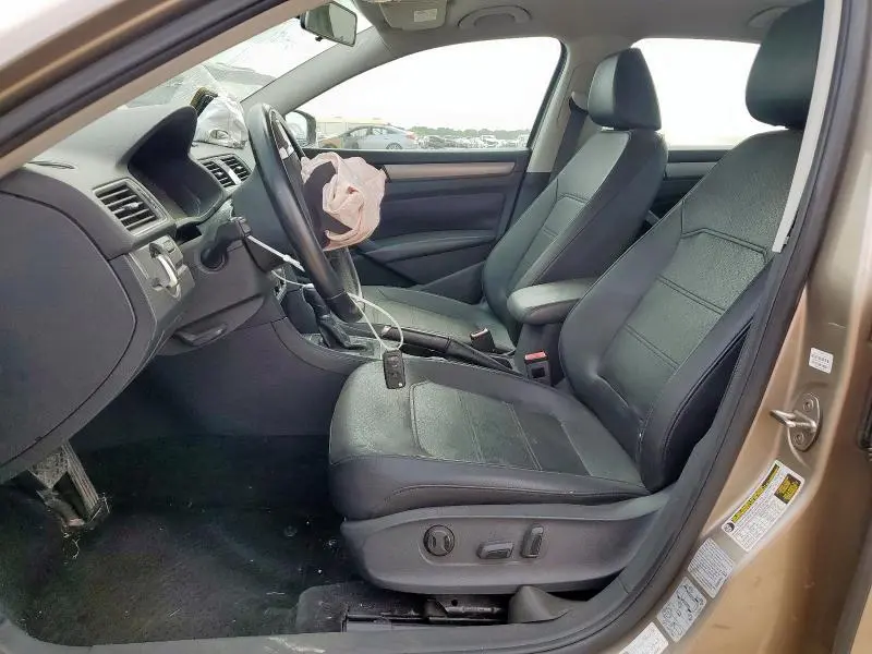 2015 VOLKSWAGEN PASSAT S  