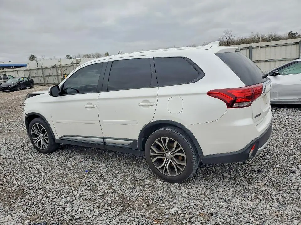 2018 MITSUBISHI OUTLANDER SE  
