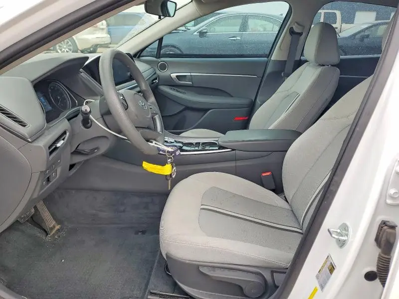 2020 HYUNDAI SONATA SE  