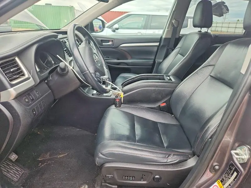 2019 TOYOTA HIGHLANDER XLE  