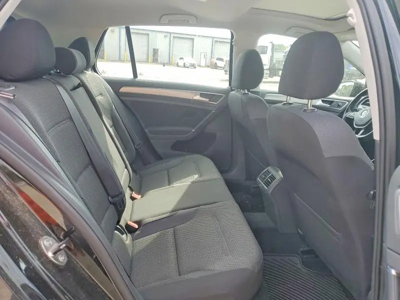 2016 VOLKSWAGEN GOLF S/SE  