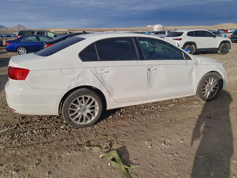 2011 VOLKSWAGEN JETTA SE  