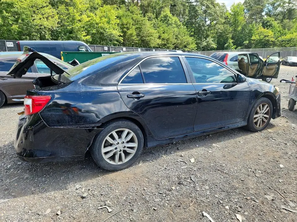 2014 TOYOTA CAMRY SE  