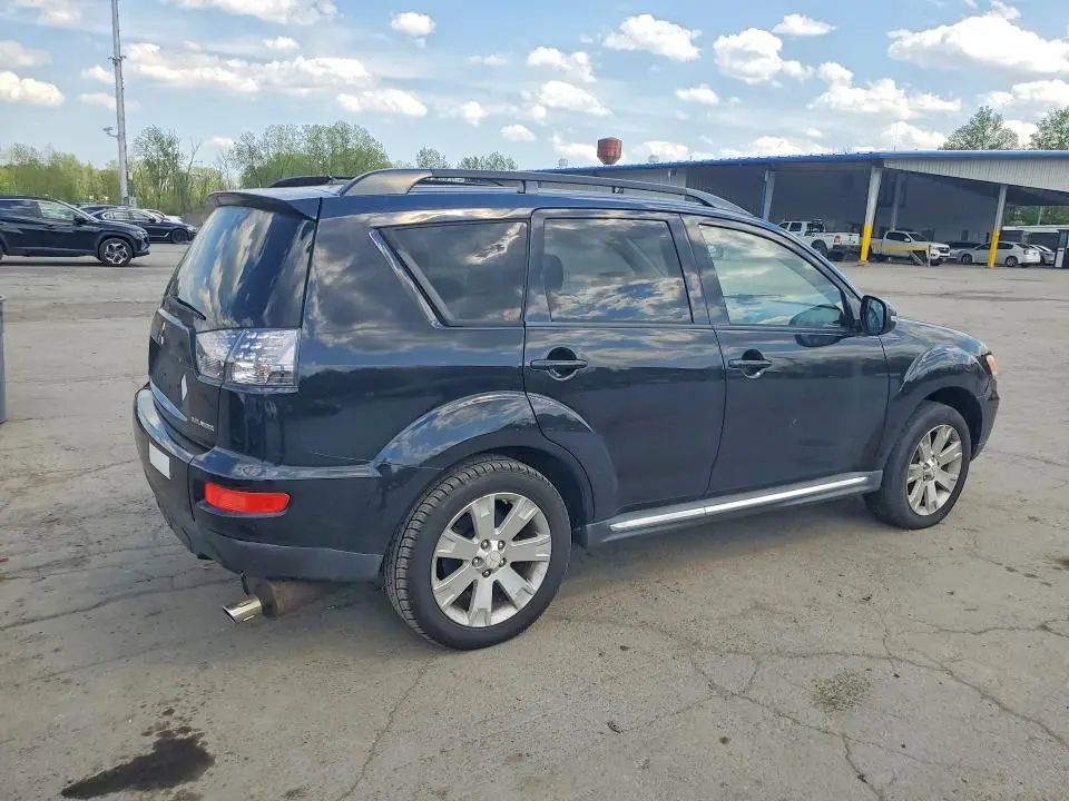 2011 MITSUBISHI OUTLANDER SE  