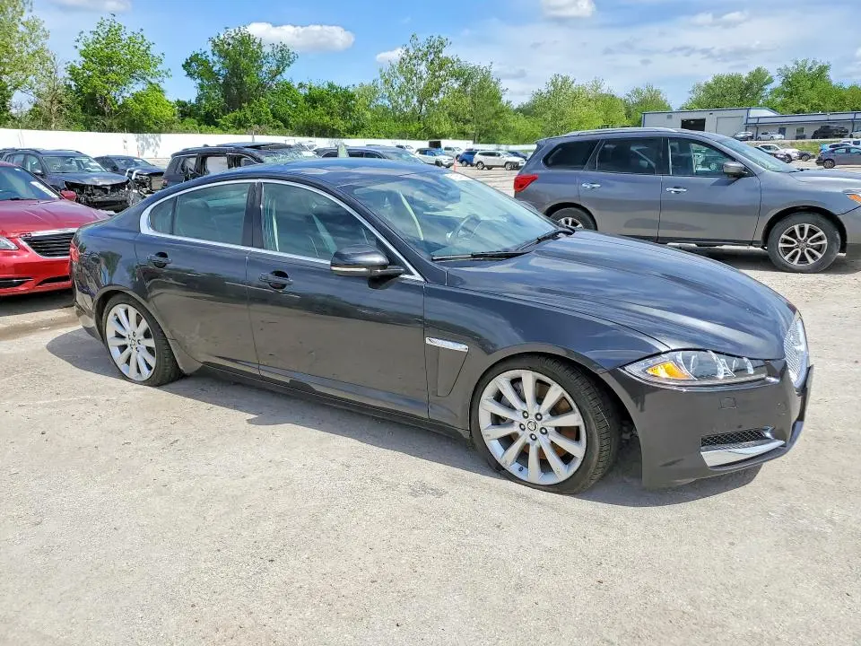 2013 JAGUAR XF   
