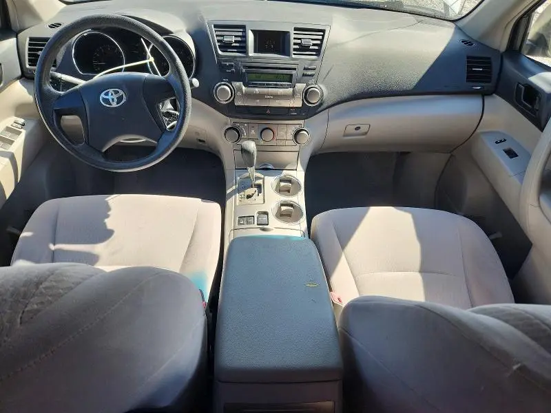 2010 TOYOTA HIGHLANDER BASE  