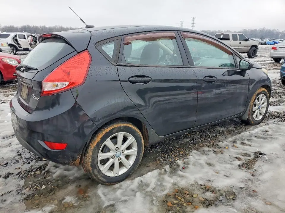 2011 FORD FIESTA SE  