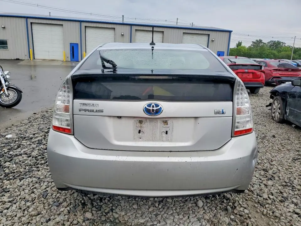 2011 TOYOTA PRIUS THREE  