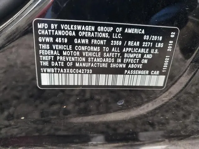 2016 VOLKSWAGEN PASSAT SE  