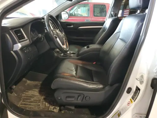 2017 TOYOTA HIGHLANDER SE  