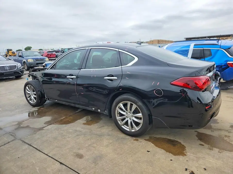 2019 INFINITI Q70 3.7 LUXE  