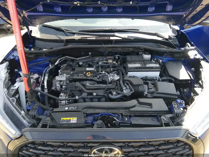 2025 TOYOTA COROLLA CROSS LE