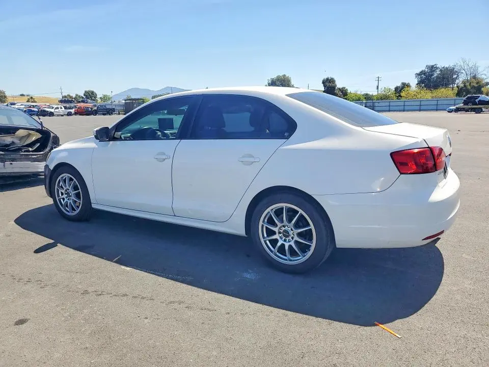 2012 VOLKSWAGEN JETTA SE  