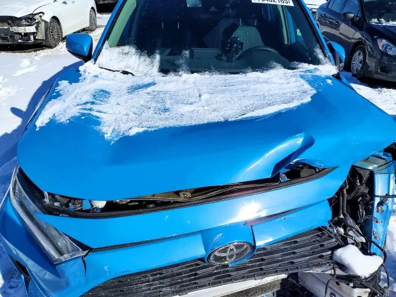 2021 TOYOTA RAV4 XLE  