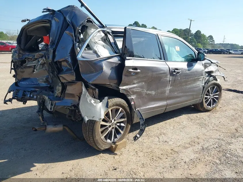 2019 TOYOTA HIGHLANDER XLE