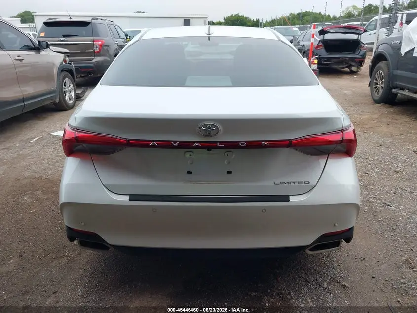2019 TOYOTA AVALON LIMITED