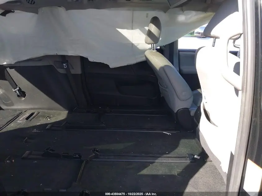 2017 TOYOTA SIENNA LIMITED PREMIUM 7 PASSENGER