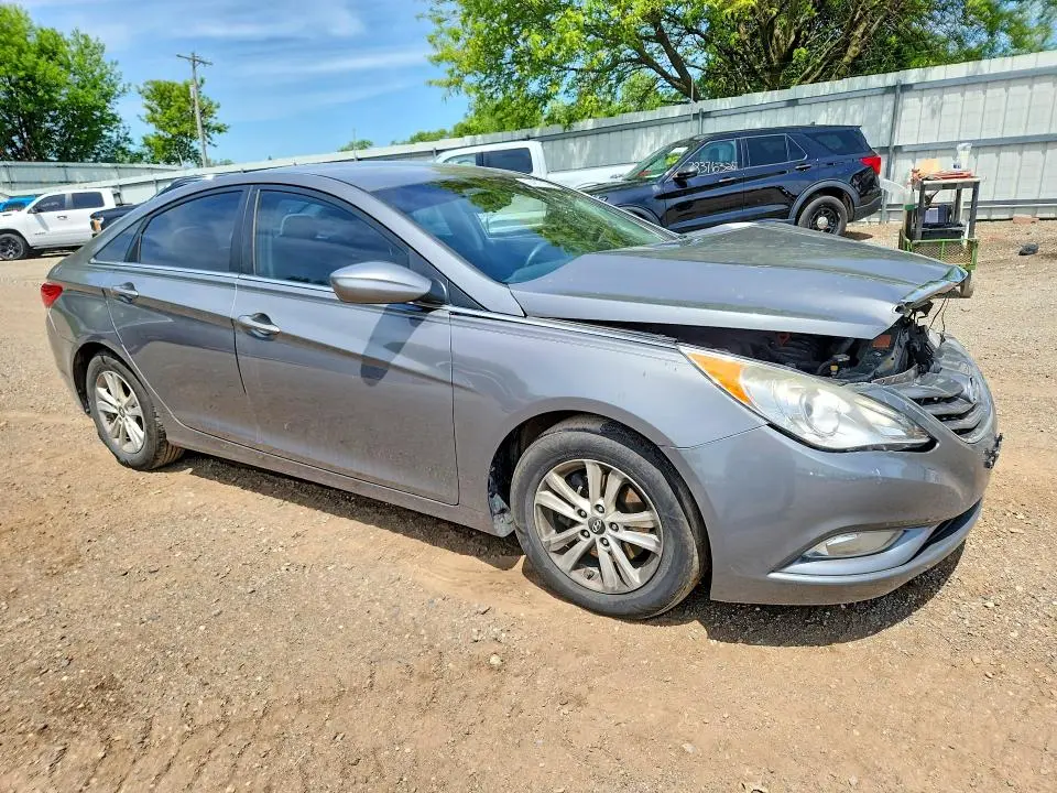 2013 HYUNDAI SONATA GLS  