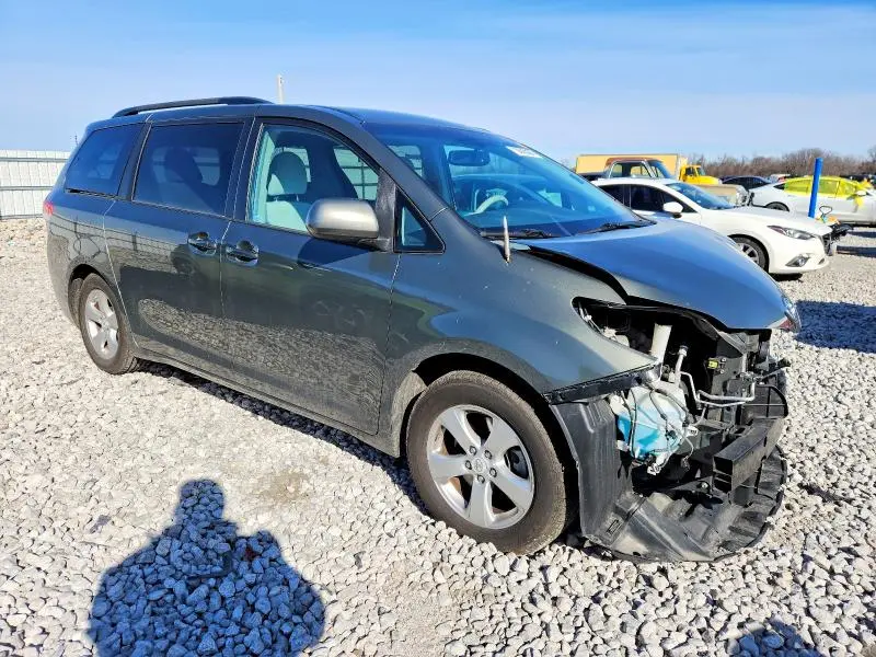 2012 TOYOTA SIENNA LE  
