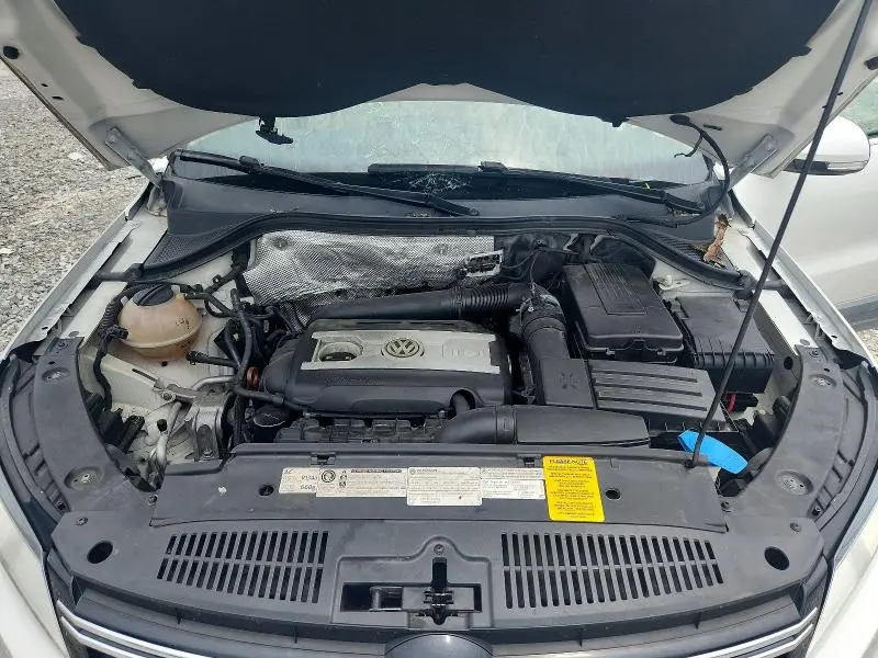 2013 VOLKSWAGEN TIGUAN S  