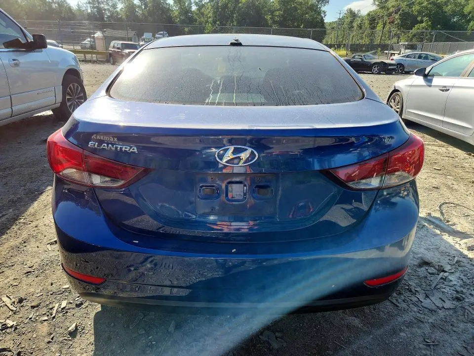 2016 HYUNDAI ELANTRA SE  