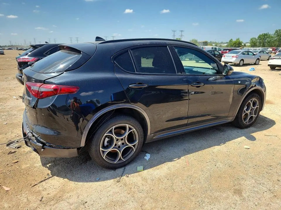 2023 ALFA ROMEO STELVIO TI  