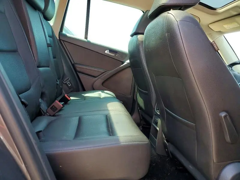 2015 VOLKSWAGEN TIGUAN S  