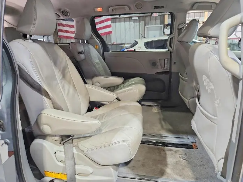 2011 TOYOTA SIENNA XLE 8-PASSENGER  
