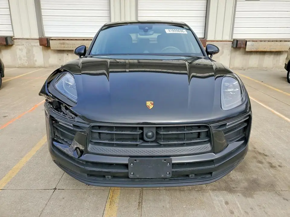 2023 PORSCHE MACAN BASE  